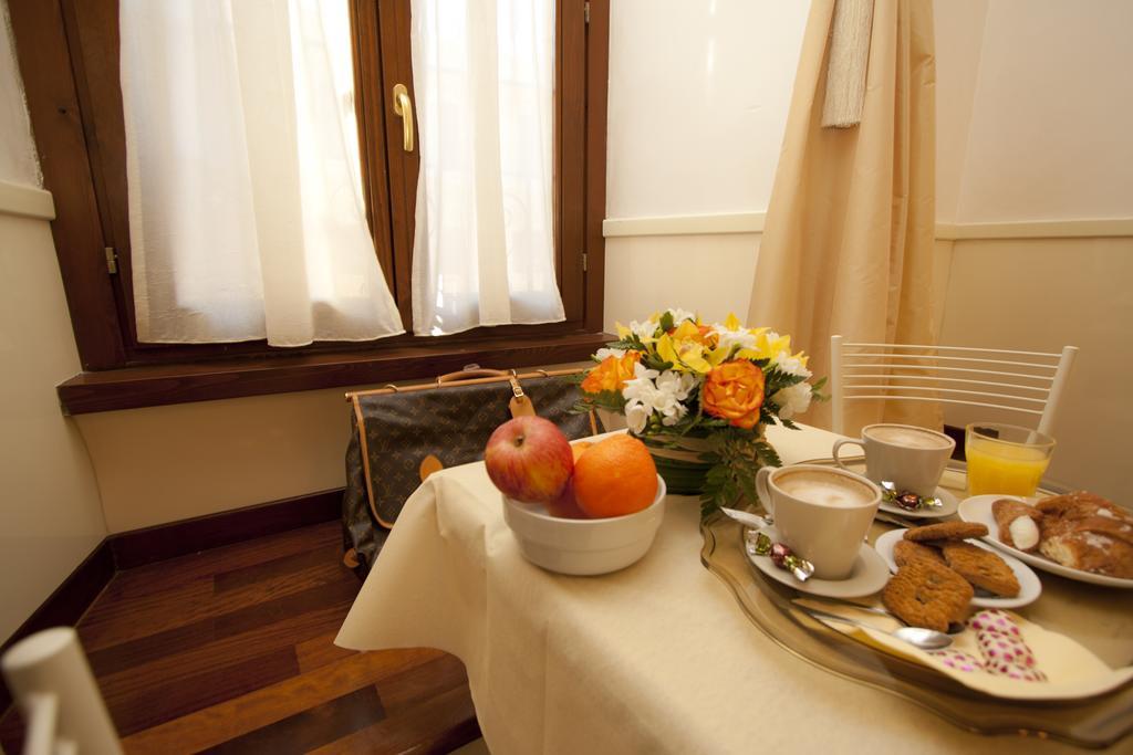Bed & Breakfast Le Di Via Ottaviano - In Rom